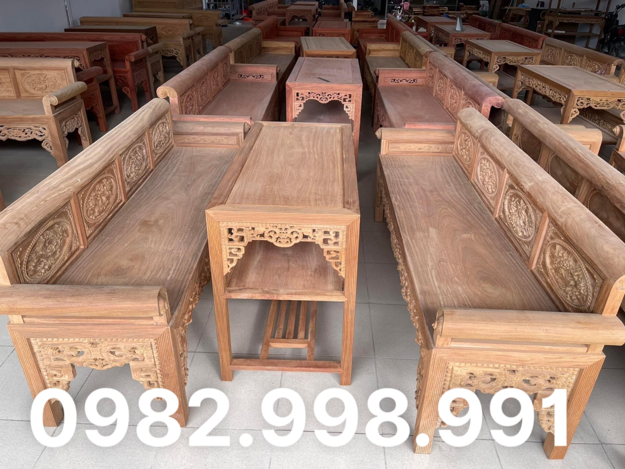 Bộ bàn ghế trường kỷ mộc của Đồ gỗ Hòa Hoan