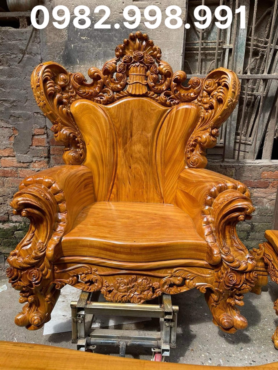 Bộ ghế hoàng gia gỗ gõ 6 món đục chạm sắc nét