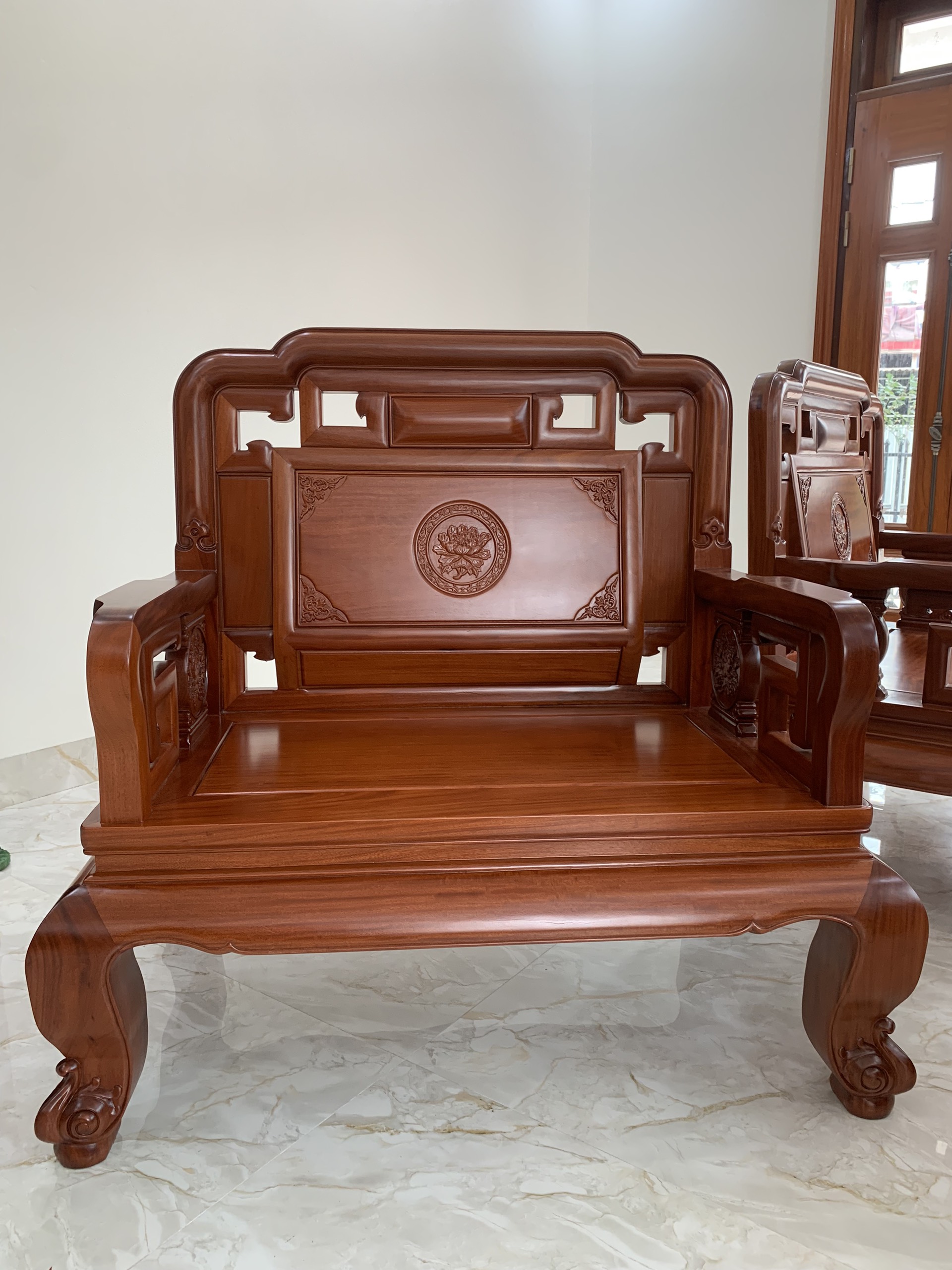 Bộ bàn ghế quốc sắc thiên hương gỗ hương Lào