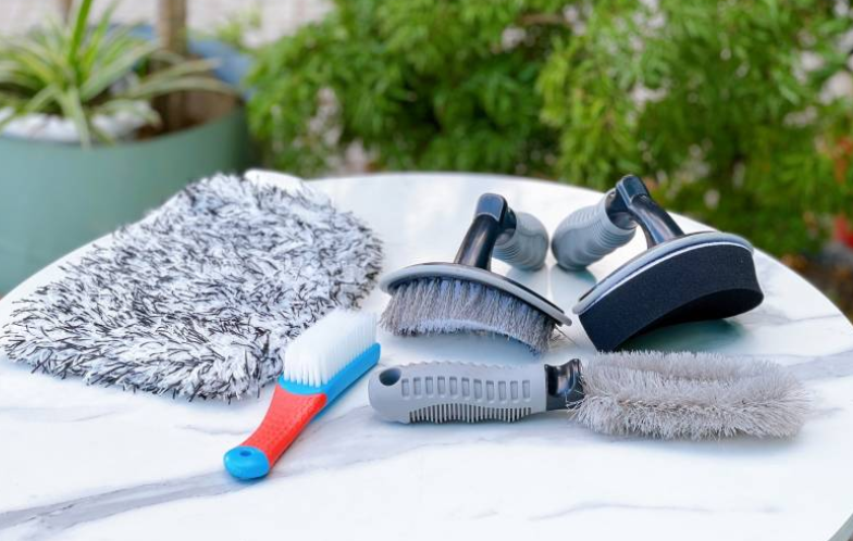 Công cụ và dung dịch chuyên dụng