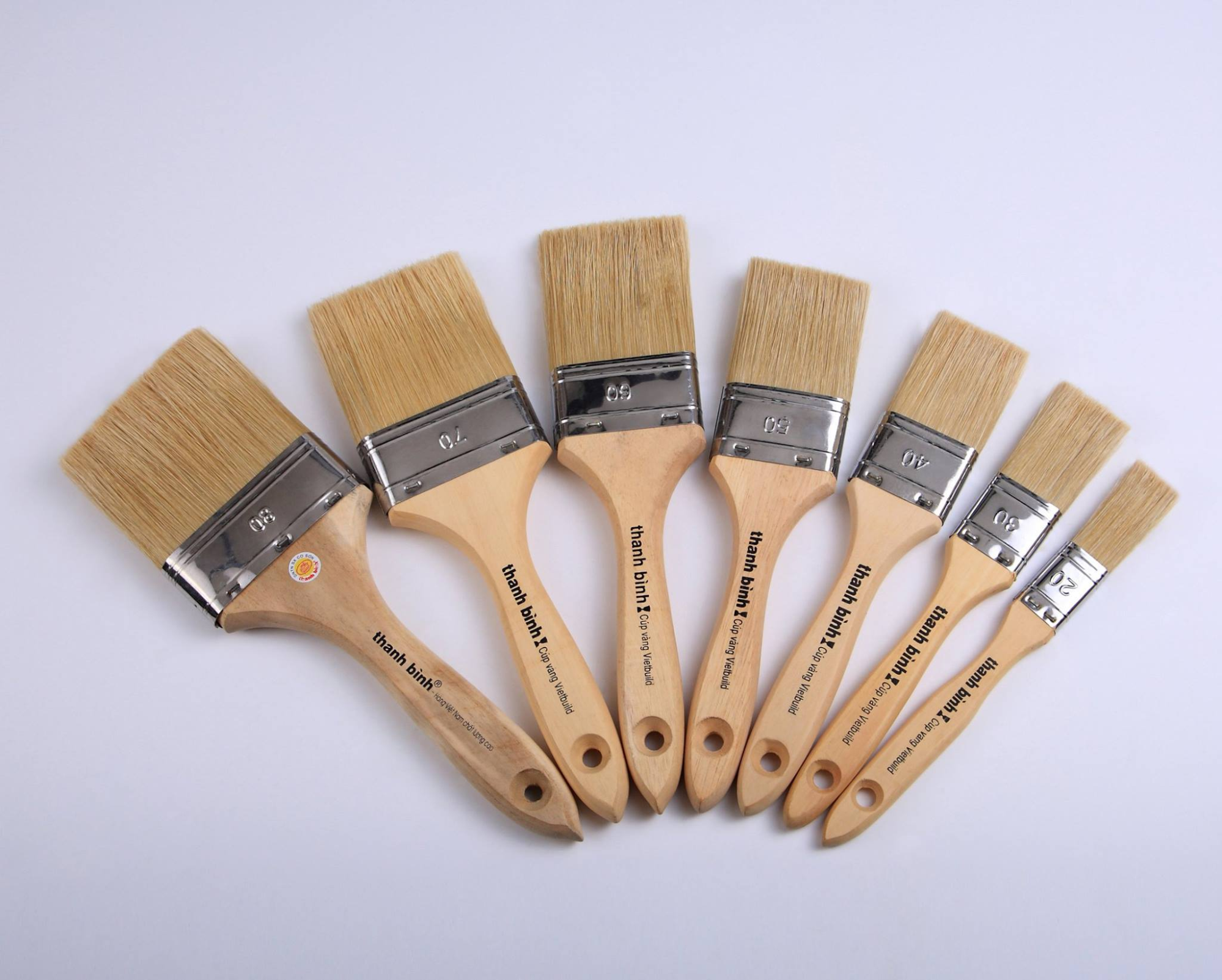 Sử dụng cọ quét sơn chuyên dụng